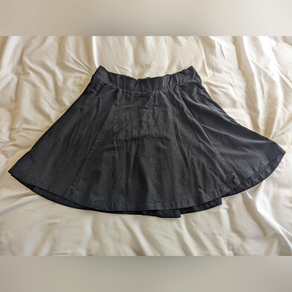 H&M Divided Black Circle Skirt Elastic Waist Size Large
